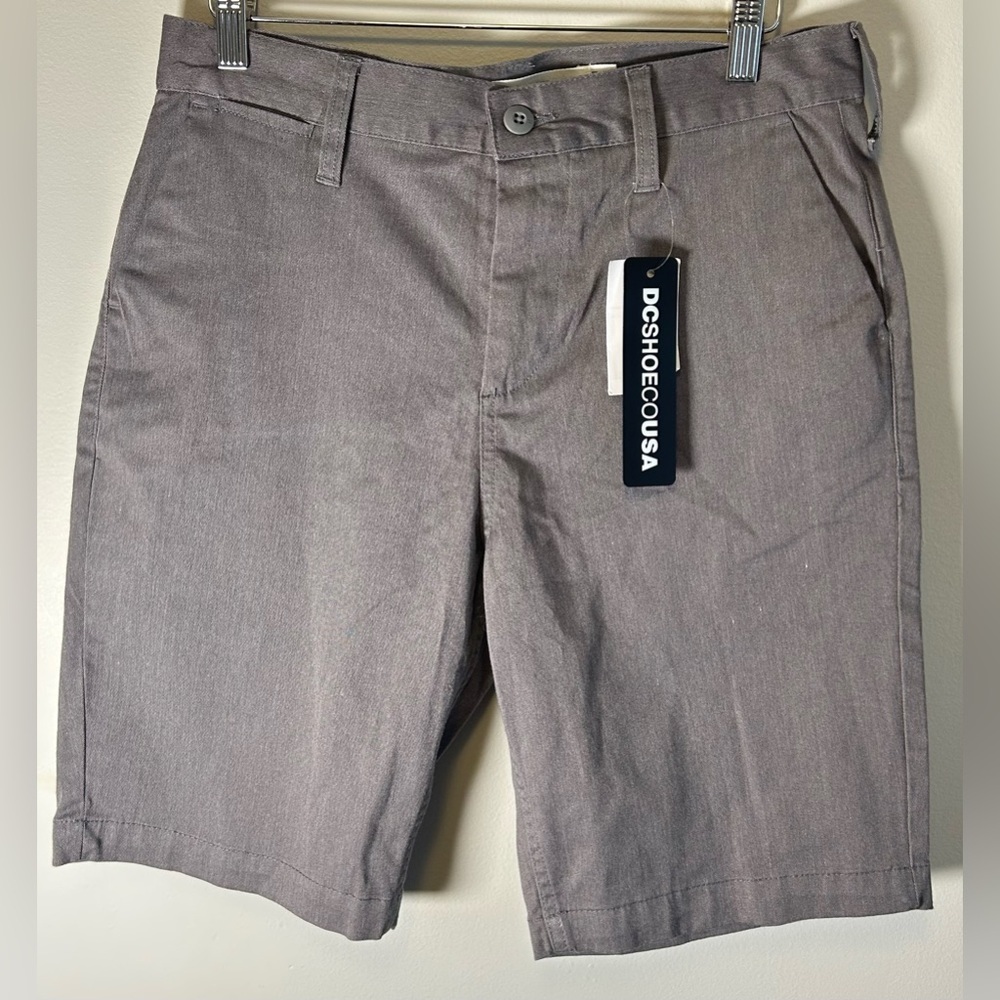 DC Shoes Straight Fit Chino Shorts Mens 30 Gray Worker Straight Heat Casual NWT